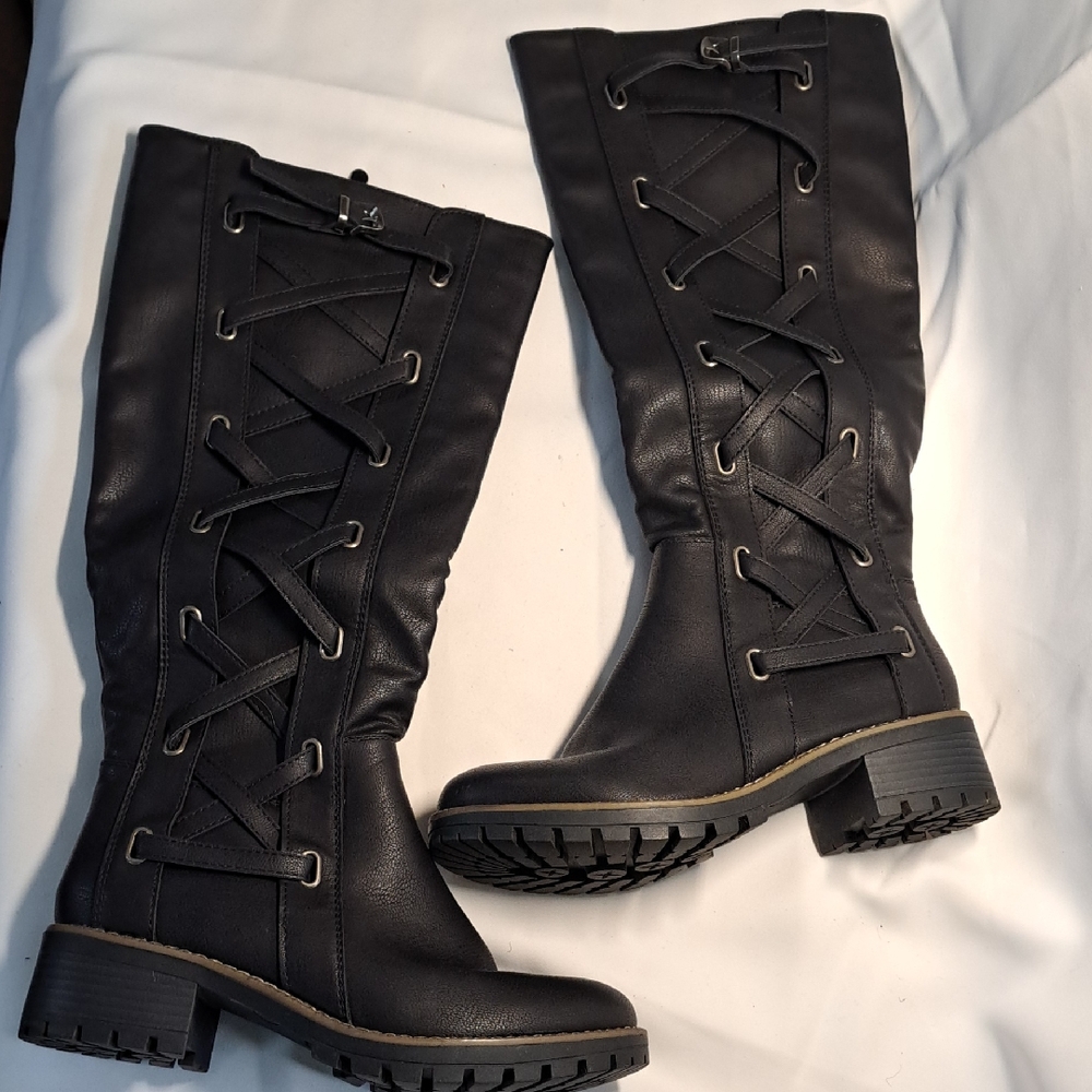 Global Win Black Lace Up Boots with Rugged Design